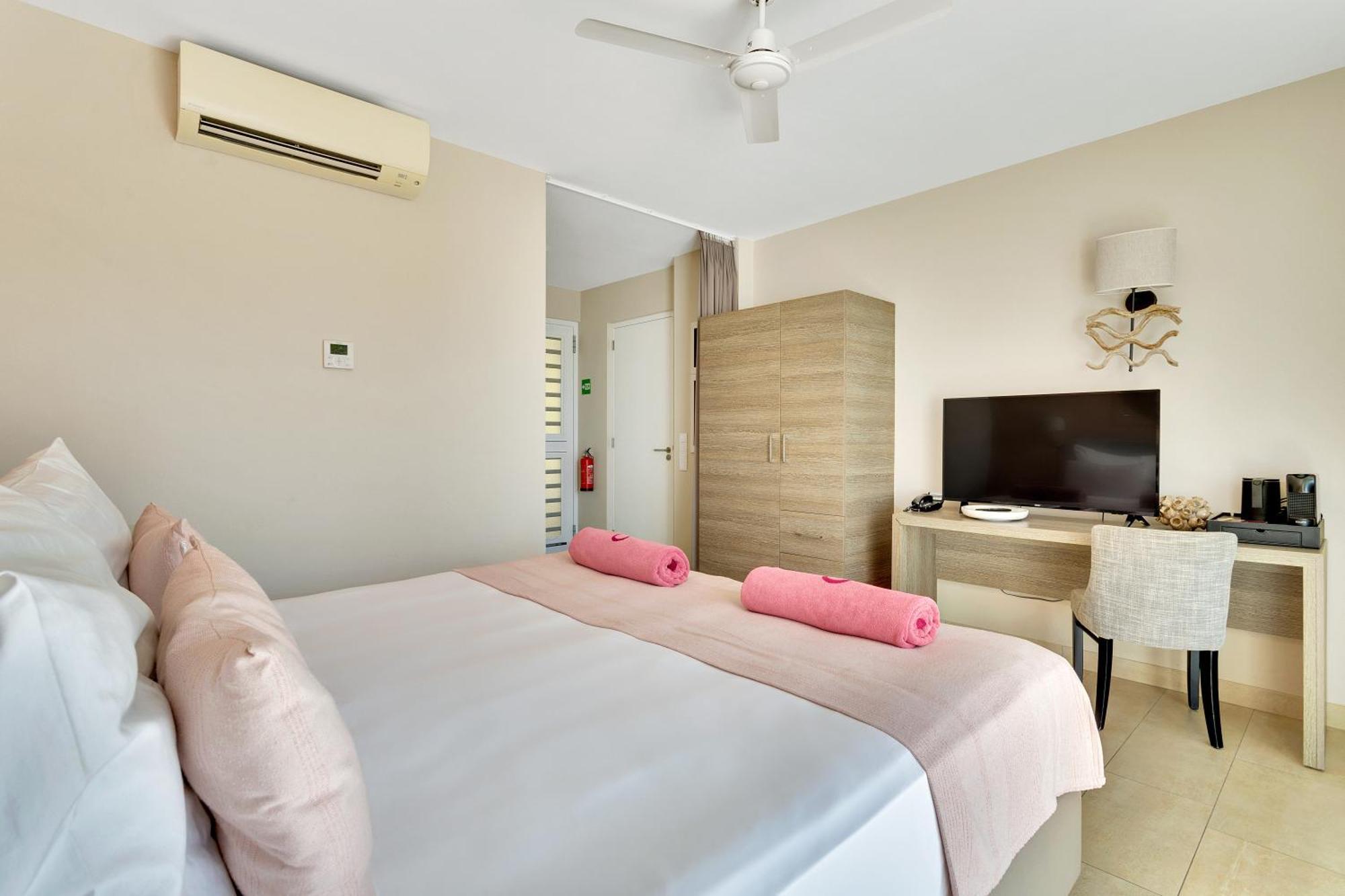 Delfins Beach Resort Bonaire, Tapestry Collection By Hilton Kralendijk  Exterior foto